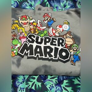 Super Mario Graphic Sweatshirt